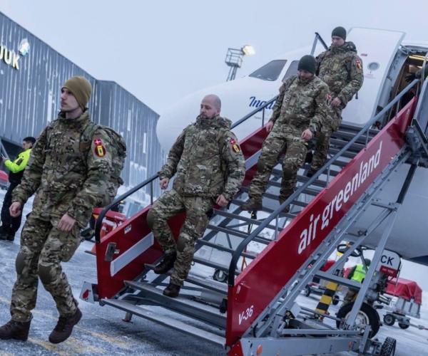 Danish soldiers pose in Greenland Forsvaret photo