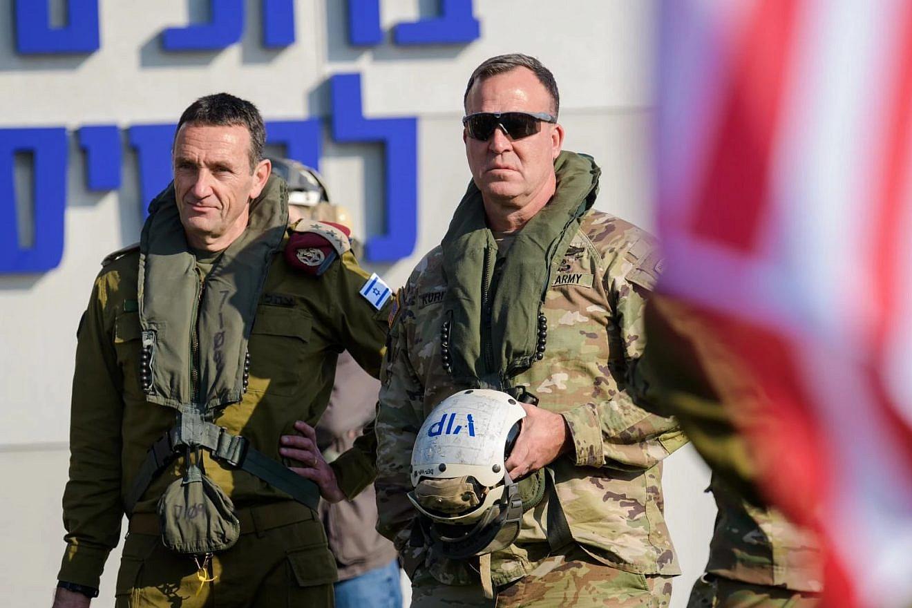 IDF Chief of Staff Lt. Gen. Herzi Halevi (left) with U.S. CENTCOM commander Gen. Michael E. Kurilla during the “Juniper Oak” joint exercise in Israel, January 2023. Credit: IDF 